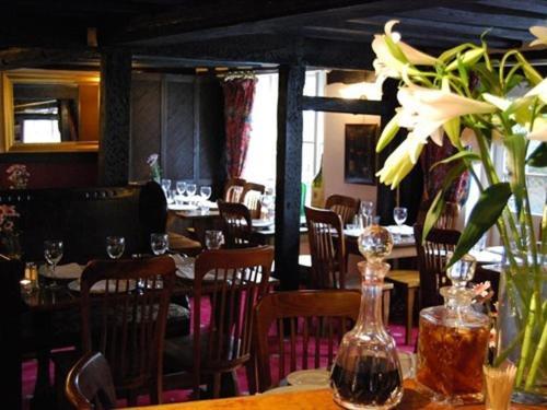 The Plume Of Feathers Farnham  Exterior photo